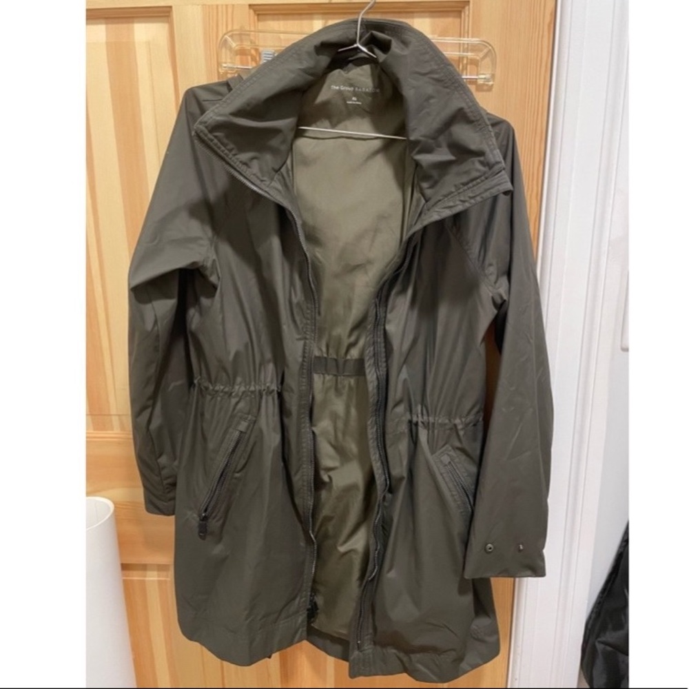 Aritzia Rain Jacket
